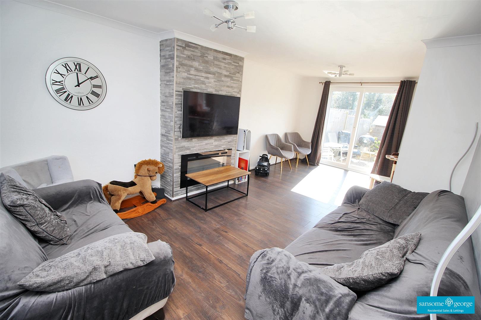 3 bed property in Tern Close, Tilehurst